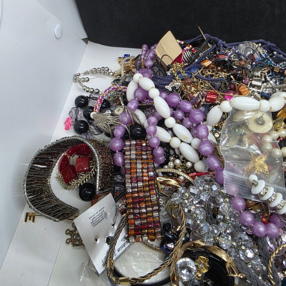 Craft Jewelry Lot Misc Beads Chains Stones For Repair Repurpose 4 Lbs 10 Oz - Picture 4 of 11